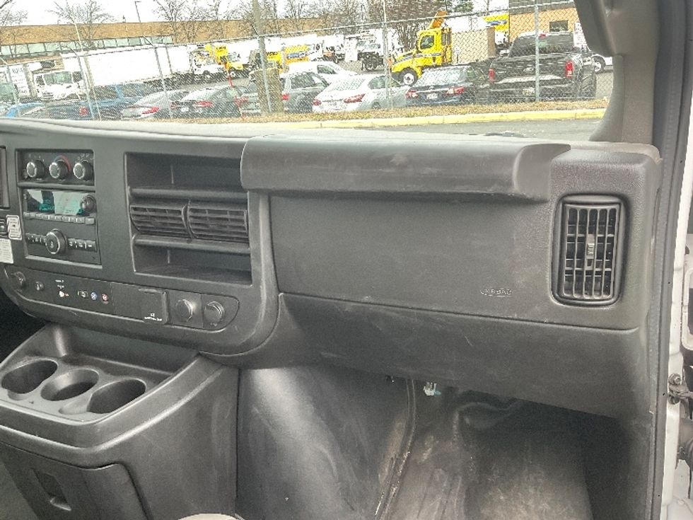 Light Duty Box Truck-Light and Medium Duty Trucks-GMC-2022-Savana G33903-Capitol Heights-MD-24,162\n\t\tmiles-$ 45,000 - Image 21