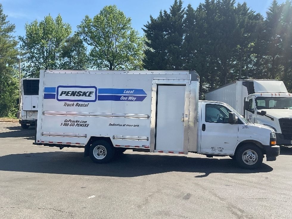 Light Duty Box Truck-Light and Medium Duty Trucks-GMC-2022-Savana G33903-Capitol Heights-MD-30,000\n\t\tmiles-$ 42,250 - Image 15