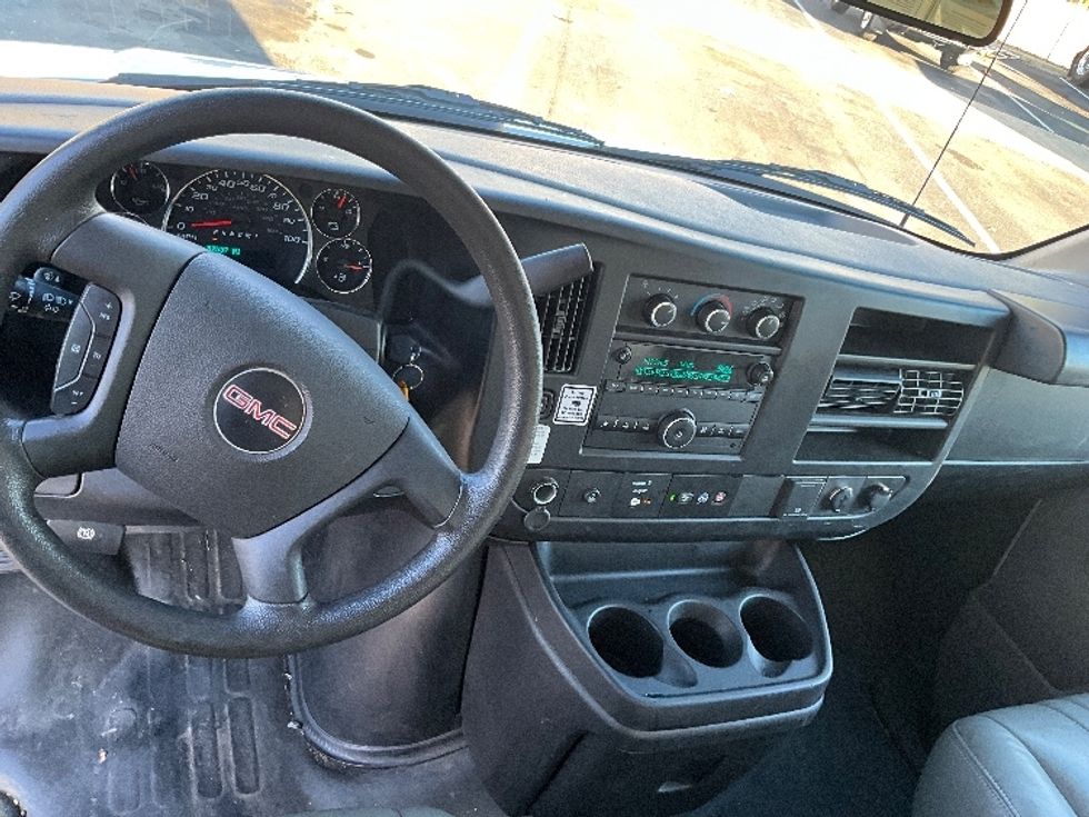 Light Duty Box Truck-Light and Medium Duty Trucks-GMC-2022-Savana G33903-Capitol Heights-MD-52,000\n\t\tmiles-$ 39,000 - Image 18