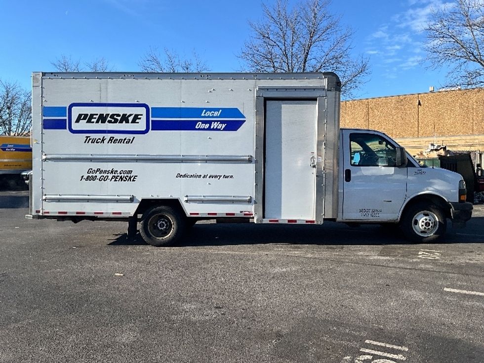 Light Duty Box Truck-Light and Medium Duty Trucks-GMC-2022-Savana G33903-Capitol Heights-MD-52,000\n\t\tmiles-$ 39,000 - Image 15