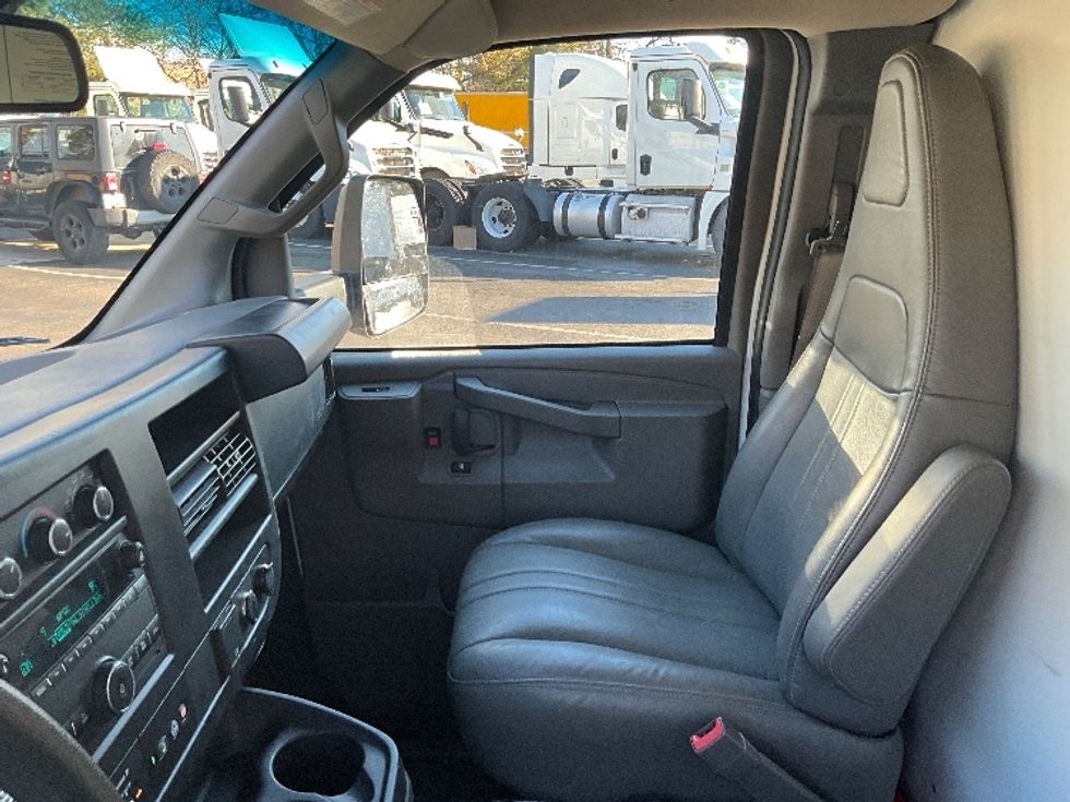 Light Duty Box Truck-Light and Medium Duty Trucks-GMC-2022-Savana G33903-Capitol Heights-MD-52,000\n\t\tmiles-$ 39,000 - Image 19