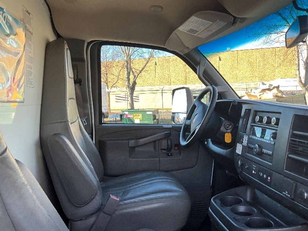 Light Duty Box Truck-Light and Medium Duty Trucks-GMC-2022-Savana G33903-Capitol Heights-MD-52,000\n\t\tmiles-$ 39,000 - Image 22