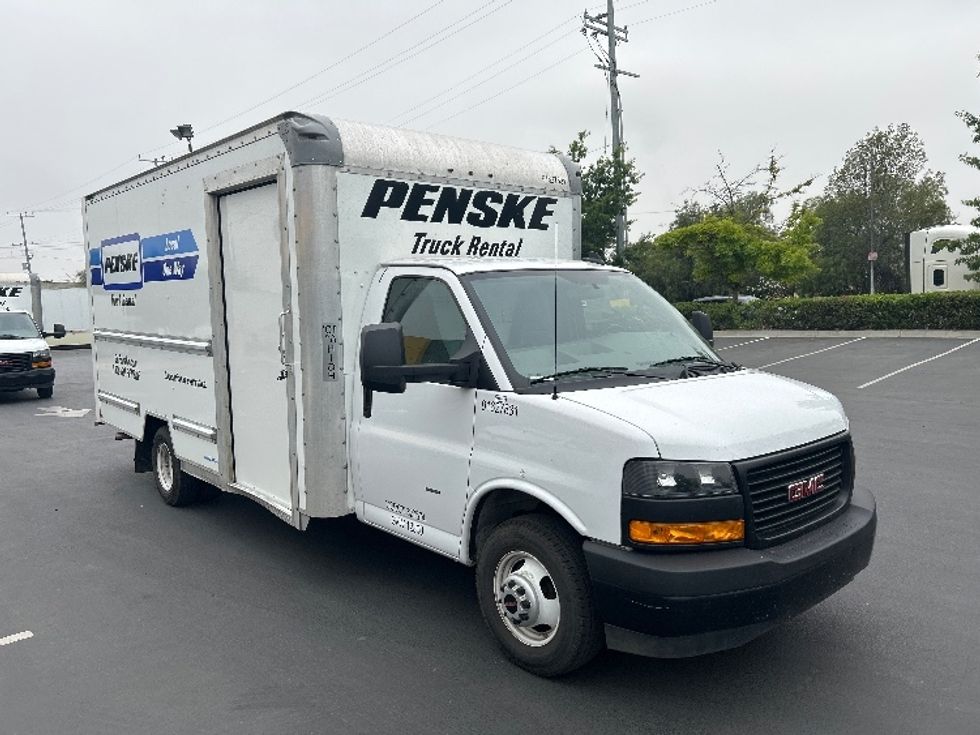 Light Duty Box Truck-Light and Medium Duty Trucks-GMC-2022-Savana G33903-Carson-CA-33,797\n\t\tmiles-$ 45,750 - Image 1