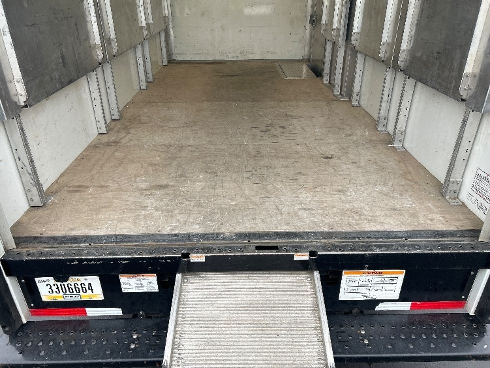 Light Duty Box Truck-Light and Medium Duty Trucks-GMC-2022-Savana G33903-Carson-CA-33,797\n\t\tmiles-$ 45,750 - Image 10