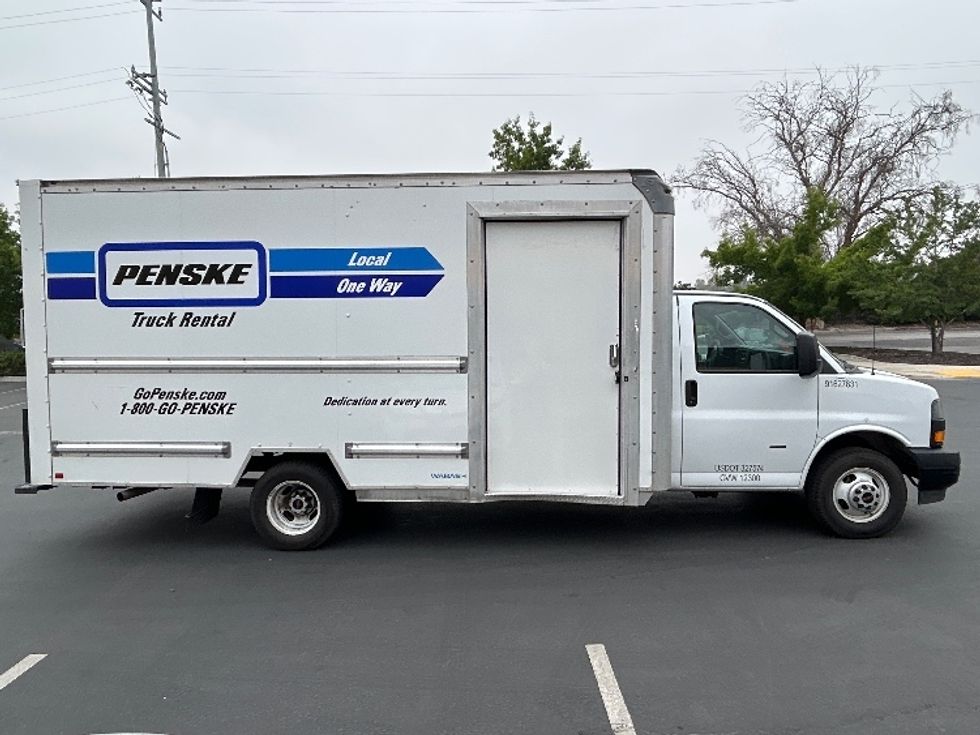 Light Duty Box Truck-Light and Medium Duty Trucks-GMC-2022-Savana G33903-Carson-CA-33,797\n\t\tmiles-$ 45,750 - Image 15