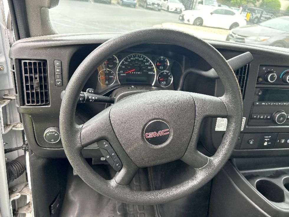 Light Duty Box Truck-Light and Medium Duty Trucks-GMC-2022-Savana G33903-Carson-CA-33,797\n\t\tmiles-$ 45,750 - Image 17