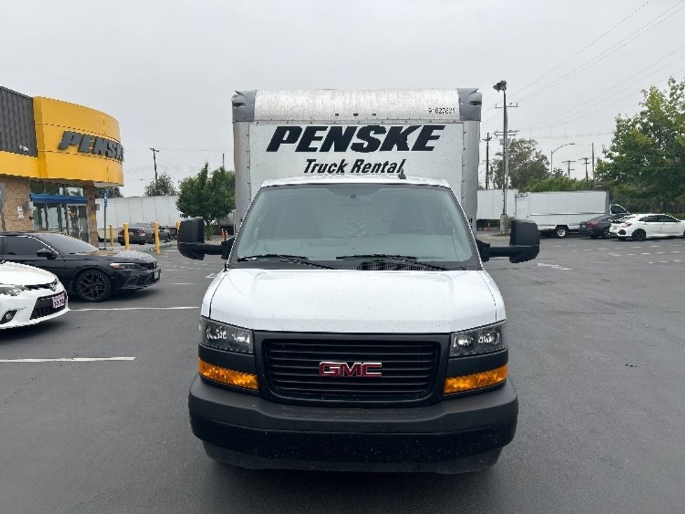 Light Duty Box Truck-Light and Medium Duty Trucks-GMC-2022-Savana G33903-Carson-CA-33,797\n\t\tmiles-$ 45,750 - Image 2