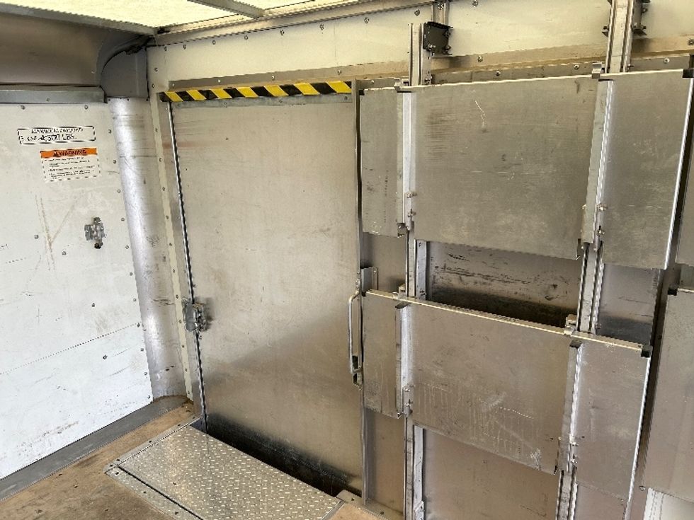 Light Duty Box Truck-Light and Medium Duty Trucks-GMC-2022-Savana G33903-Carson-CA-33,797\n\t\tmiles-$ 45,750 - Image 26