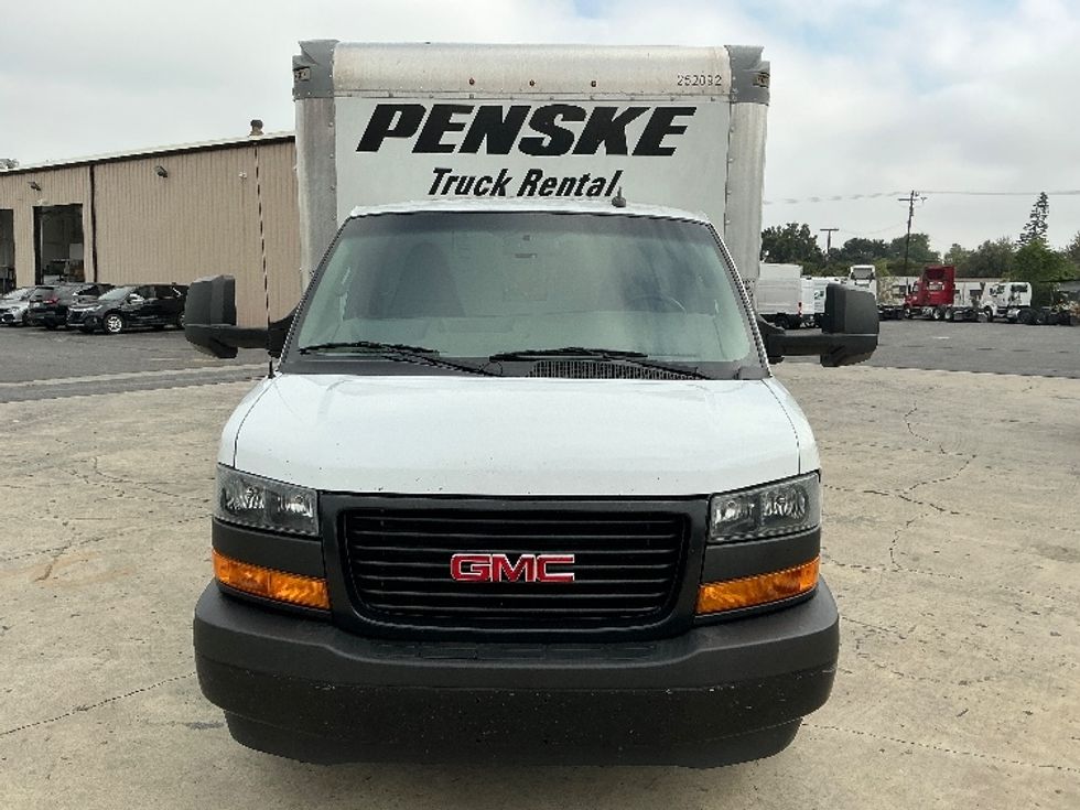 Light Duty Box Truck-Light and Medium Duty Trucks-GMC-2022-Savana G33903-Carson-CA-92,256\n\t\tmiles-$ 36,250 - Image 2