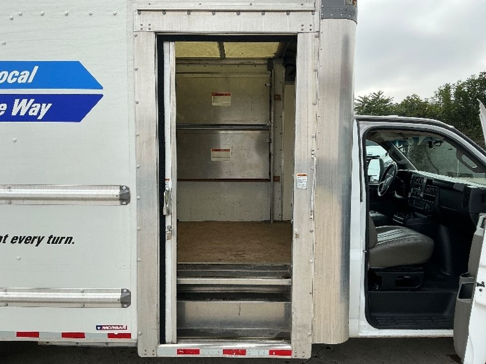 Light Duty Box Truck-Light and Medium Duty Trucks-GMC-2022-Savana G33903-Carson-CA-92,256\n\t\tmiles-$ 36,250 - Image 25