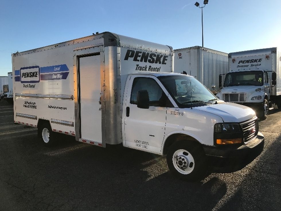 Light Duty Box Truck-Light and Medium Duty Trucks-GMC-2022-Savana G33903-Charlotte-NC-31,837\n\t\tmiles-$ 48,250 - Image 1