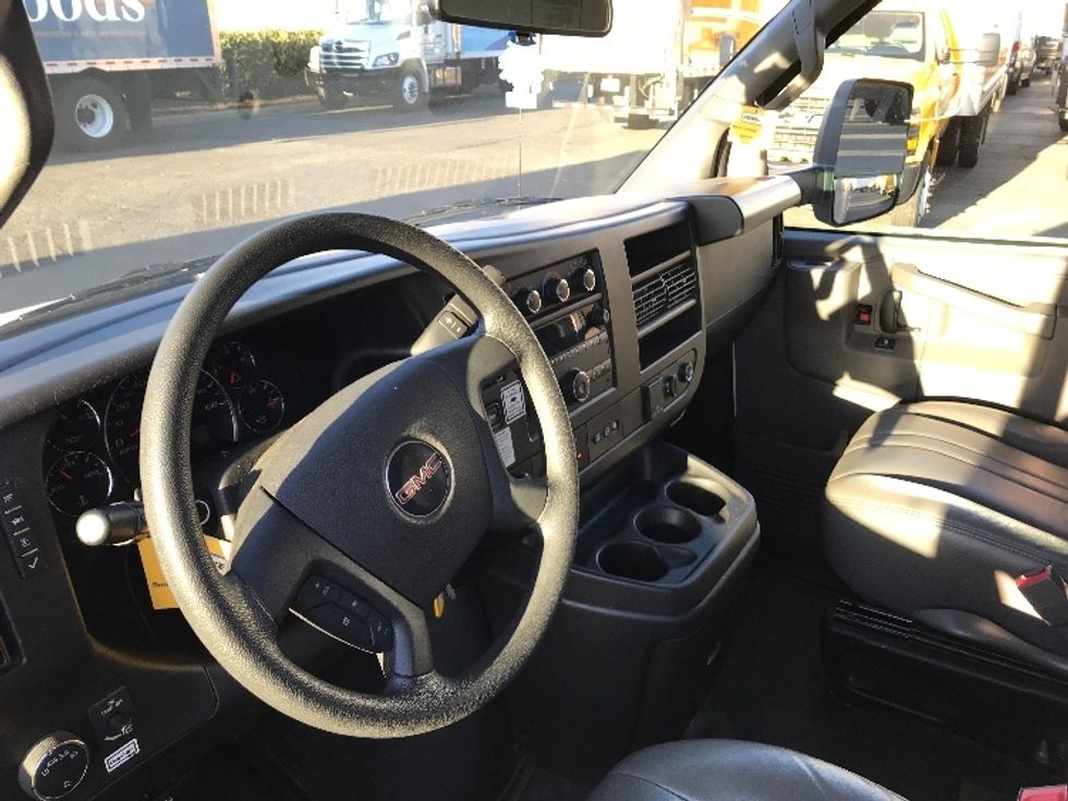 Light Duty Box Truck-Light and Medium Duty Trucks-GMC-2022-Savana G33903-Charlotte-NC-31,837\n\t\tmiles-$ 48,250 - Image 14