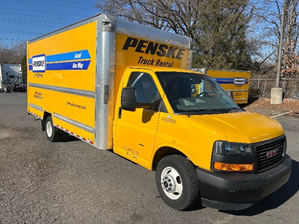 Light Duty Box Truck-Light and Medium Duty Trucks-GMC-2022-Savana G33903-Charlotte-NC-68,081\n\t\tmiles-$ 38,750 - Image 1