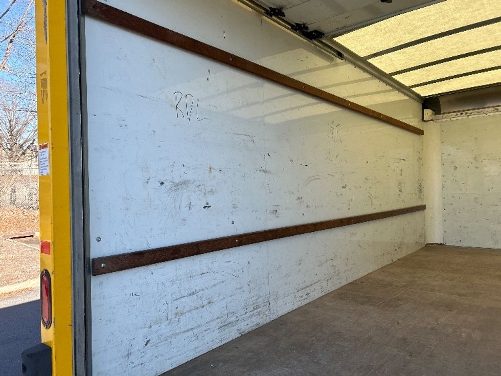 Light Duty Box Truck-Light and Medium Duty Trucks-GMC-2022-Savana G33903-Charlotte-NC-68,081\n\t\tmiles-$ 38,750 - Image 10