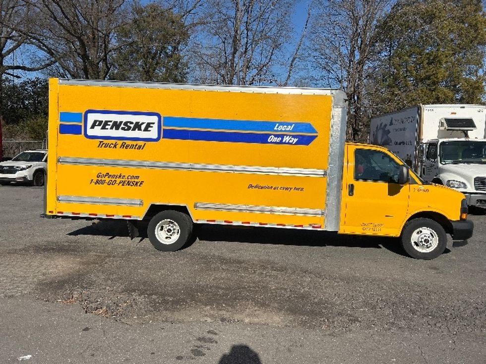 Light Duty Box Truck-Light and Medium Duty Trucks-GMC-2022-Savana G33903-Charlotte-NC-68,081\n\t\tmiles-$ 38,750 - Image 14