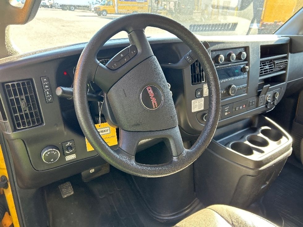 Light Duty Box Truck-Light and Medium Duty Trucks-GMC-2022-Savana G33903-Charlotte-NC-68,081\n\t\tmiles-$ 38,750 - Image 16
