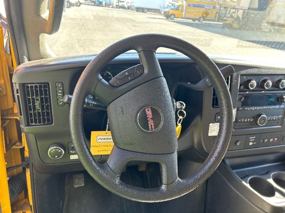 Light Duty Box Truck-Light and Medium Duty Trucks-GMC-2022-Savana G33903-Charlotte-NC-68,081\n\t\tmiles-$ 38,750 - Image 17