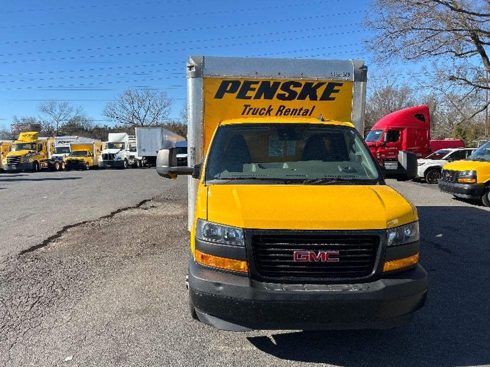 Light Duty Box Truck-Light and Medium Duty Trucks-GMC-2022-Savana G33903-Charlotte-NC-68,081\n\t\tmiles-$ 38,750 - Image 2