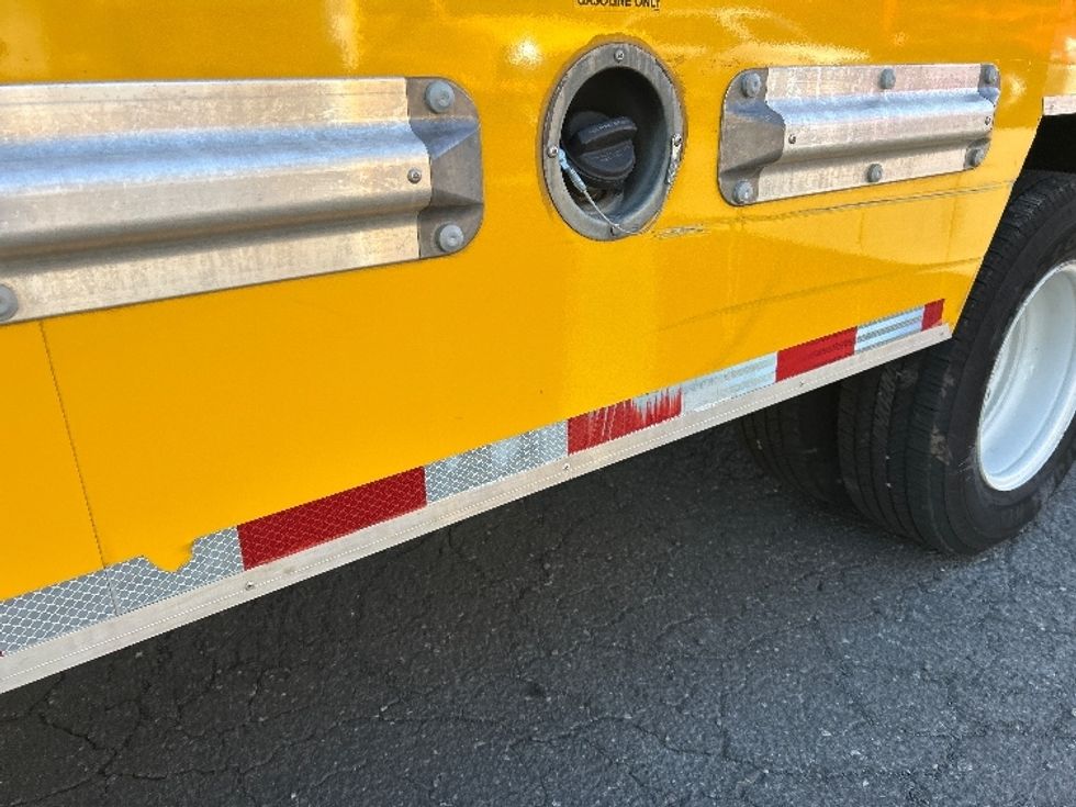 Light Duty Box Truck-Light and Medium Duty Trucks-GMC-2022-Savana G33903-Charlotte-NC-68,081\n\t\tmiles-$ 38,750 - Image 24