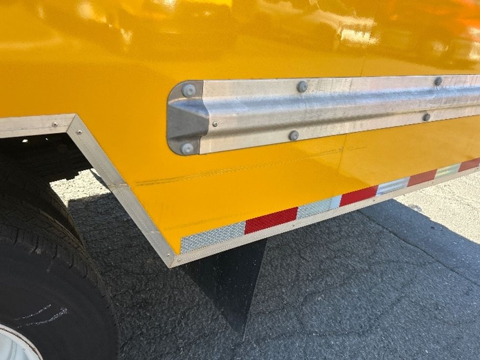 Light Duty Box Truck-Light and Medium Duty Trucks-GMC-2022-Savana G33903-Charlotte-NC-68,081\n\t\tmiles-$ 38,750 - Image 25