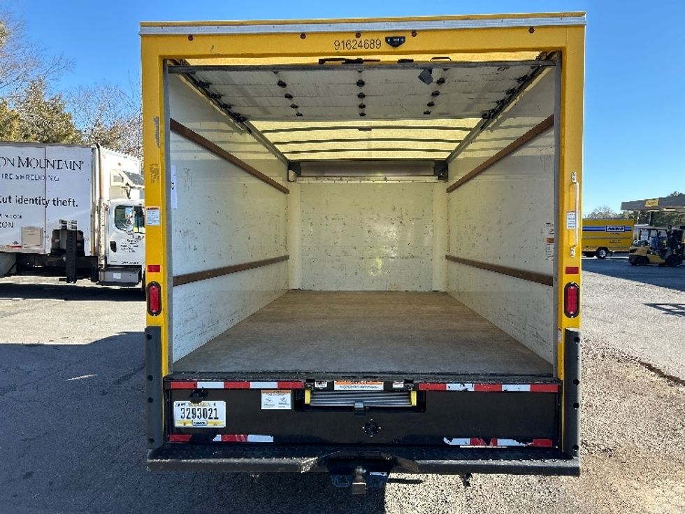 Light Duty Box Truck-Light and Medium Duty Trucks-GMC-2022-Savana G33903-Charlotte-NC-68,081\n\t\tmiles-$ 38,750 - Image 5