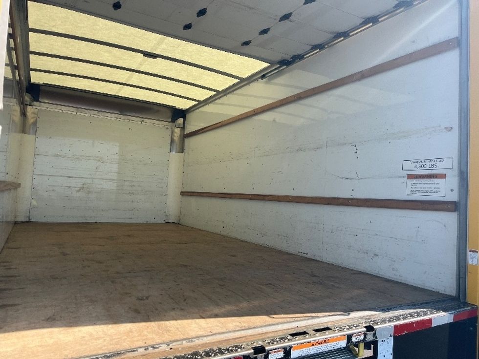 Light Duty Box Truck-Light and Medium Duty Trucks-GMC-2022-Savana G33903-Charlotte-NC-91,603\n\t\tmiles-$ 29,000 - Image 11
