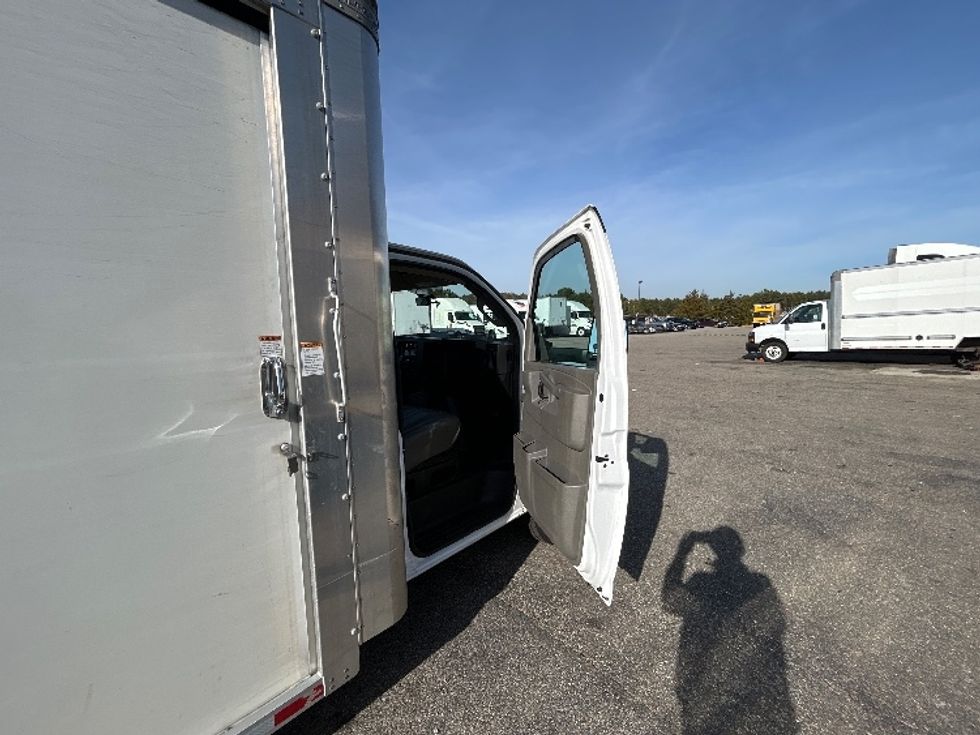 Light Duty Box Truck-Light and Medium Duty Trucks-GMC-2022-Savana G33903-Charlottesville-VA-39,970\n\t\tmiles-$ 44,250 - Image 20