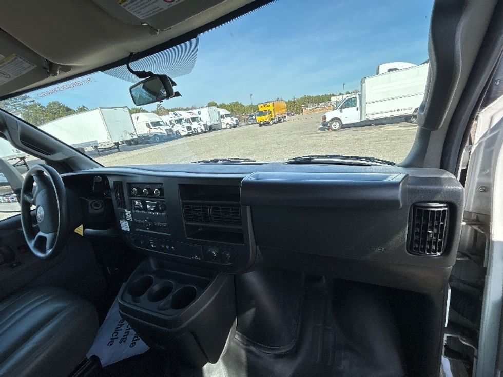 Light Duty Box Truck-Light and Medium Duty Trucks-GMC-2022-Savana G33903-Charlottesville-VA-39,970\n\t\tmiles-$ 44,250 - Image 21