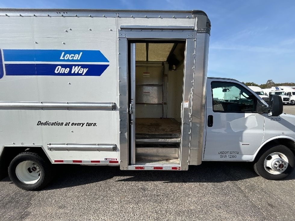 Light Duty Box Truck-Light and Medium Duty Trucks-GMC-2022-Savana G33903-Charlottesville-VA-39,970\n\t\tmiles-$ 44,250 - Image 25