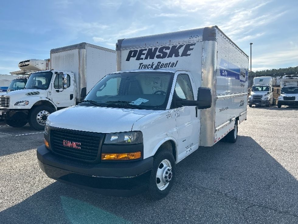 Light Duty Box Truck-Light and Medium Duty Trucks-GMC-2022-Savana G33903-Charlottesville-VA-39,970\n\t\tmiles-$ 44,250 - Image 3