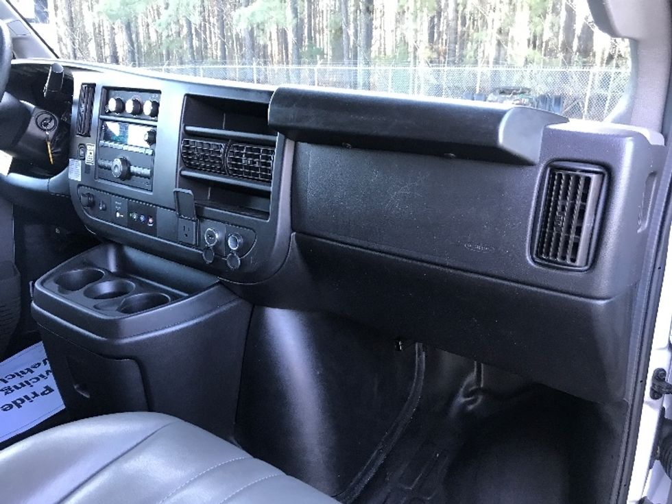 Light Duty Box Truck-Light and Medium Duty Trucks-GMC-2022-Savana G33903-Chesapeake-VA-37,776\n\t\tmiles-$ 47,500 - Image 20