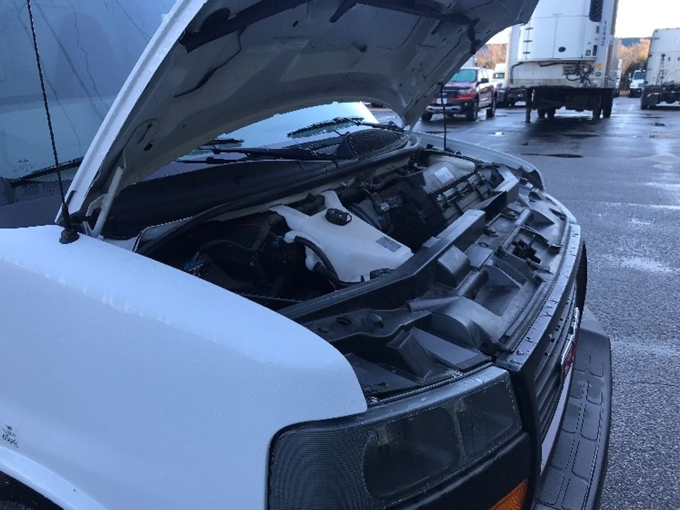 Light Duty Box Truck-Light and Medium Duty Trucks-GMC-2022-Savana G33903-Chesapeake-VA-37,776\n\t\tmiles-$ 47,500 - Image 22