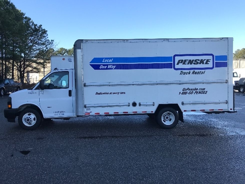 Light Duty Box Truck-Light and Medium Duty Trucks-GMC-2022-Savana G33903-Chesapeake-VA-37,776\n\t\tmiles-$ 47,500 - Image 4