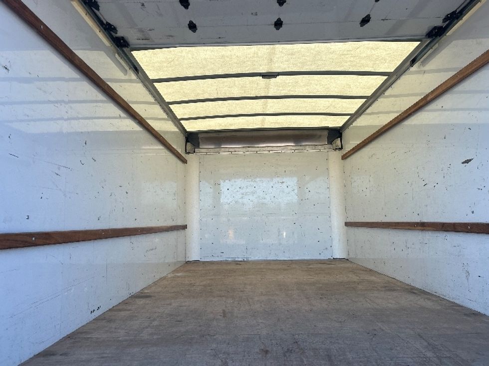 Light Duty Box Truck-Light and Medium Duty Trucks-GMC-2022-Savana G33903-Chester-VA-111,495\n\t\tmiles-$ 27,500 - Image 10