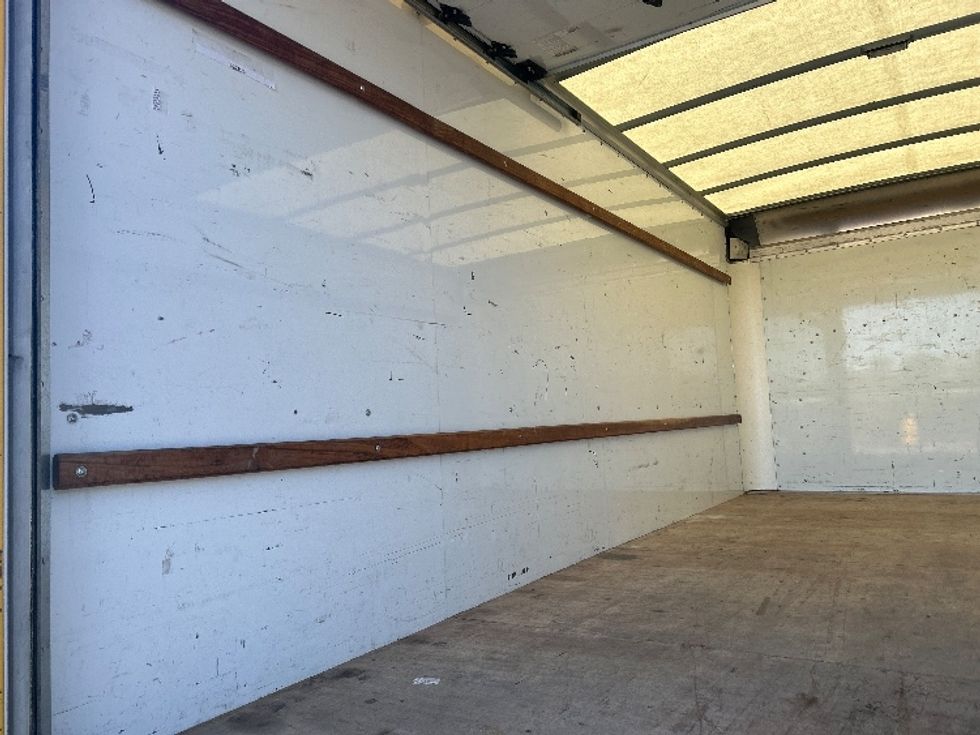 Light Duty Box Truck-Light and Medium Duty Trucks-GMC-2022-Savana G33903-Chester-VA-111,495\n\t\tmiles-$ 27,500 - Image 11