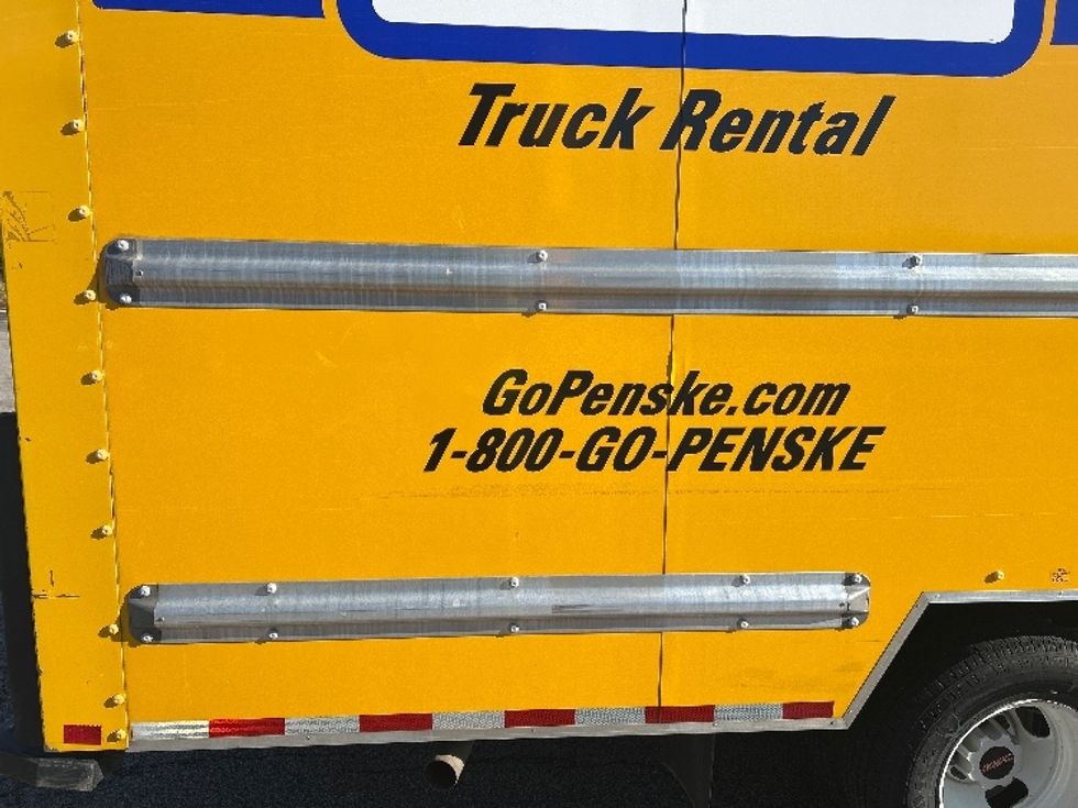 Light Duty Box Truck-Light and Medium Duty Trucks-GMC-2022-Savana G33903-Chester-VA-111,495\n\t\tmiles-$ 27,500 - Image 26