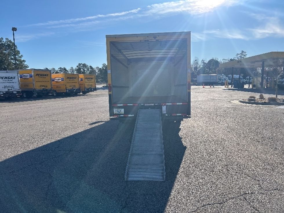 Light Duty Box Truck-Light and Medium Duty Trucks-GMC-2022-Savana G33903-Chester-VA-111,495\n\t\tmiles-$ 27,500 - Image 9