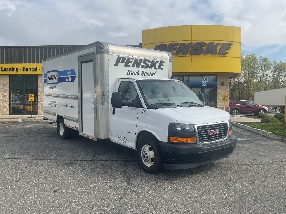 Light Duty Box Truck-Light and Medium Duty Trucks-GMC-2022-Savana G33903-Chicopee-MA-44,951\n\t\tmiles-$ 38,750 - Image 1