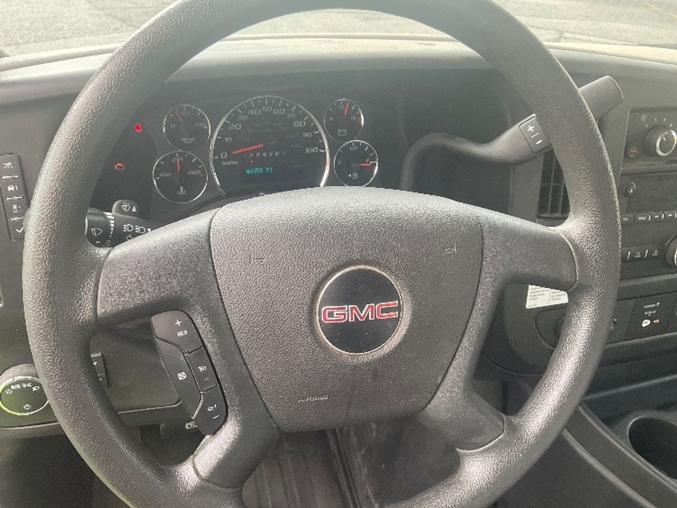 Light Duty Box Truck-Light and Medium Duty Trucks-GMC-2022-Savana G33903-Chicopee-MA-44,951\n\t\tmiles-$ 38,750 - Image 17