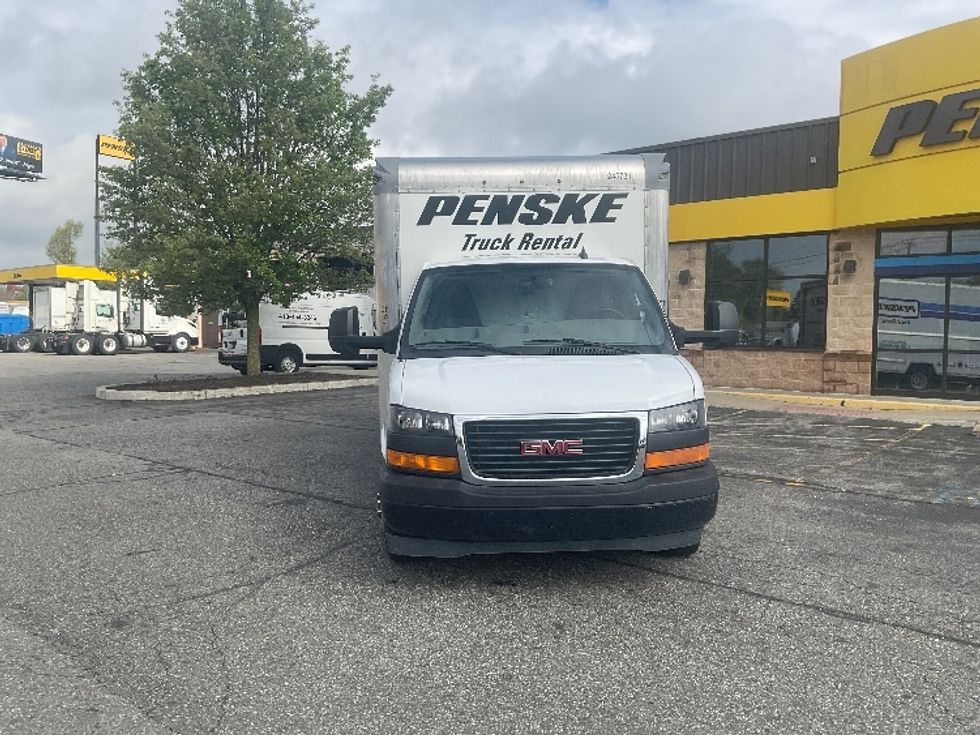 Light Duty Box Truck-Light and Medium Duty Trucks-GMC-2022-Savana G33903-Chicopee-MA-44,951\n\t\tmiles-$ 38,750 - Image 2