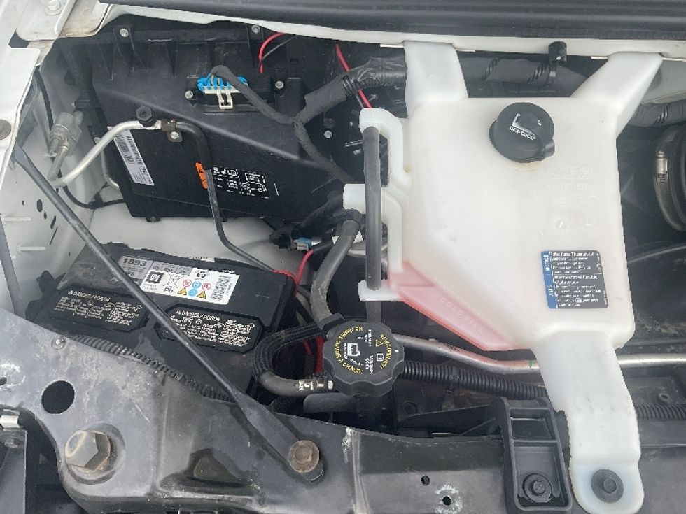 Light Duty Box Truck-Light and Medium Duty Trucks-GMC-2022-Savana G33903-Chicopee-MA-44,951\n\t\tmiles-$ 38,750 - Image 23