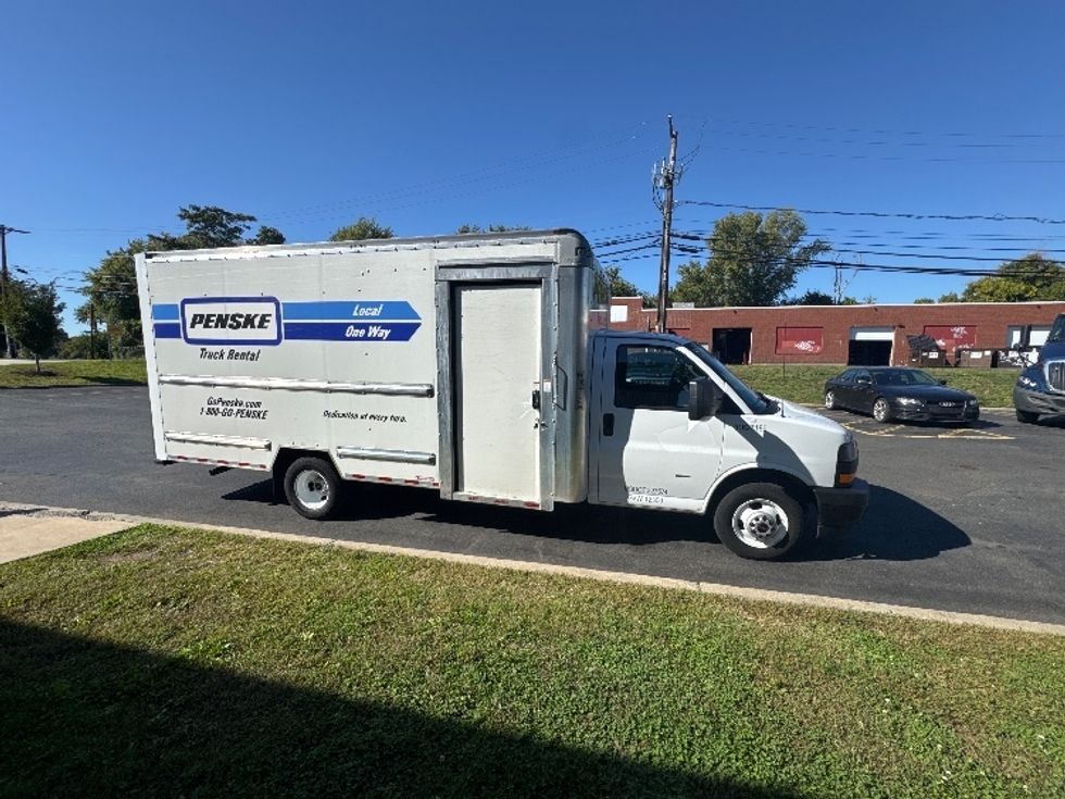 Light Duty Box Truck-Light and Medium Duty Trucks-GMC-2022-Savana G33903-Chicopee-MA-67,332\n\t\tmiles-$ 36,250 - Image 13