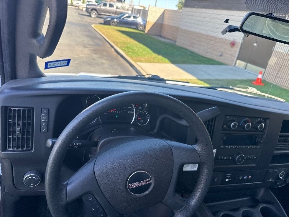 Light Duty Box Truck-Light and Medium Duty Trucks-GMC-2022-Savana G33903-Chicopee-MA-67,332\n\t\tmiles-$ 36,250 - Image 15