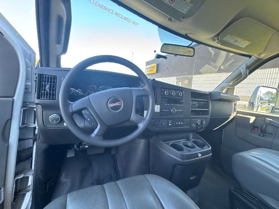 Light Duty Box Truck-Light and Medium Duty Trucks-GMC-2022-Savana G33903-Chicopee-MA-67,332\n\t\tmiles-$ 36,250 - Image 16