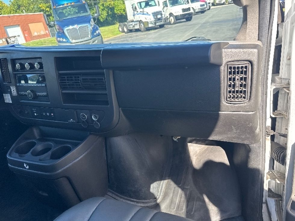Light Duty Box Truck-Light and Medium Duty Trucks-GMC-2022-Savana G33903-Chicopee-MA-67,332\n\t\tmiles-$ 36,250 - Image 19