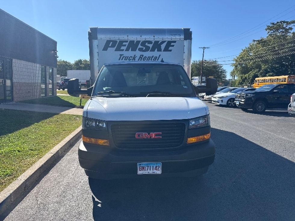 Light Duty Box Truck-Light and Medium Duty Trucks-GMC-2022-Savana G33903-Chicopee-MA-67,332\n\t\tmiles-$ 36,250 - Image 2