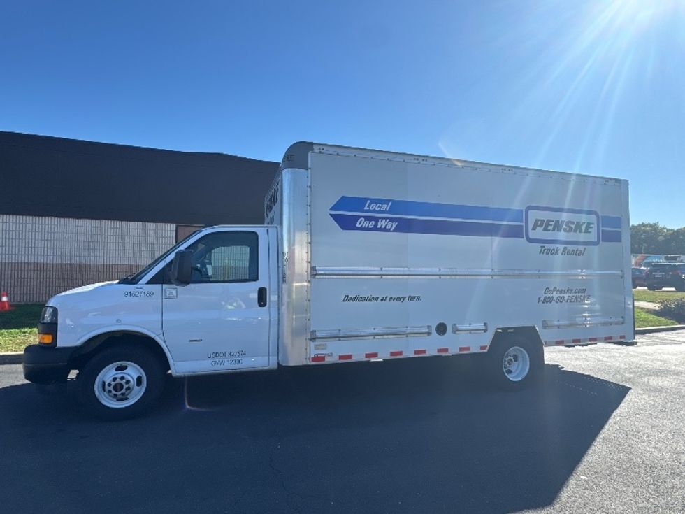 Light Duty Box Truck-Light and Medium Duty Trucks-GMC-2022-Savana G33903-Chicopee-MA-67,332\n\t\tmiles-$ 36,250 - Image 4