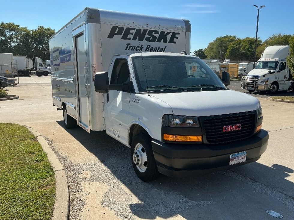 Light Duty Box Truck-Light and Medium Duty Trucks-GMC-2022-Savana G33903-Chicopee-MA-79,471\n\t\tmiles-$ 35,000 - Image 1