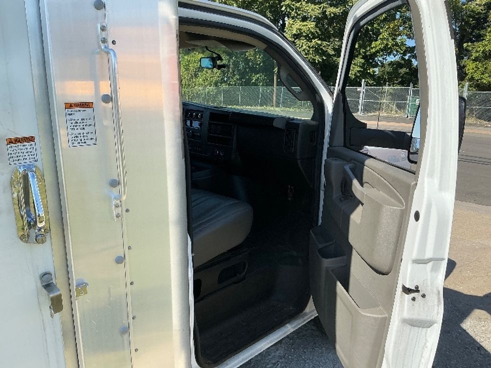 Light Duty Box Truck-Light and Medium Duty Trucks-GMC-2022-Savana G33903-Chicopee-MA-79,471\n\t\tmiles-$ 35,000 - Image 20