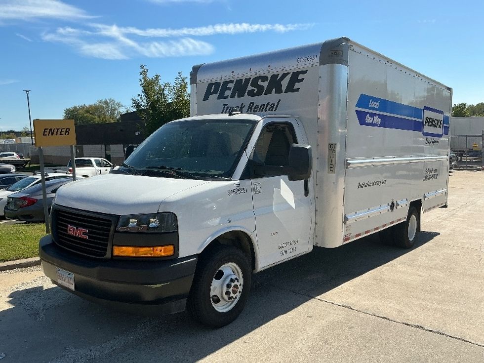 Light Duty Box Truck-Light and Medium Duty Trucks-GMC-2022-Savana G33903-Chicopee-MA-79,471\n\t\tmiles-$ 35,000 - Image 3